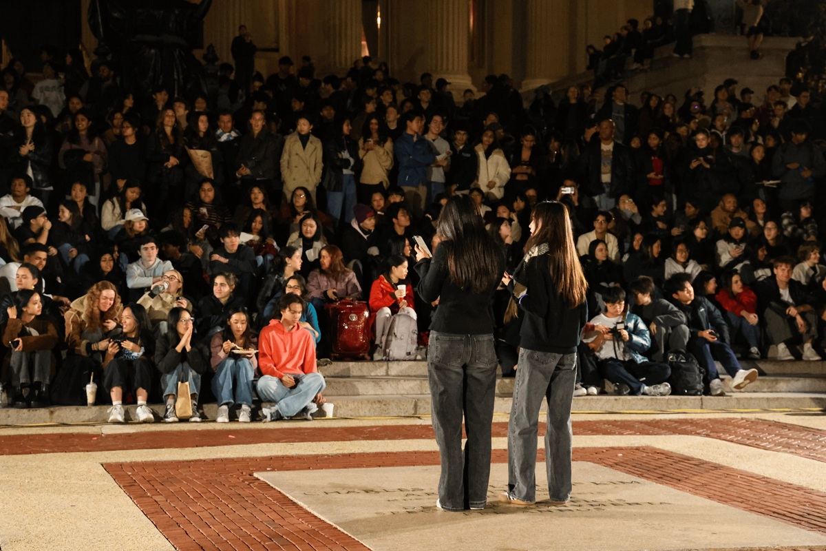 Tango dancers performing